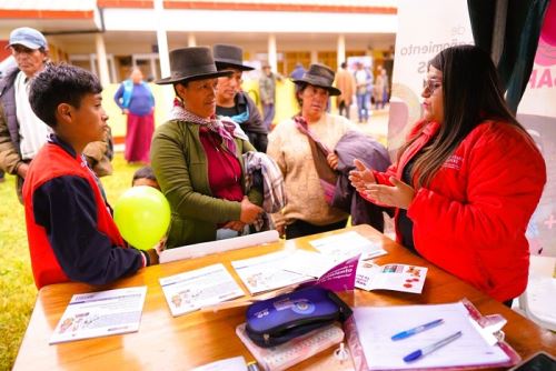 PAIS lleva más de mil atenciones a Curicaca, Junín